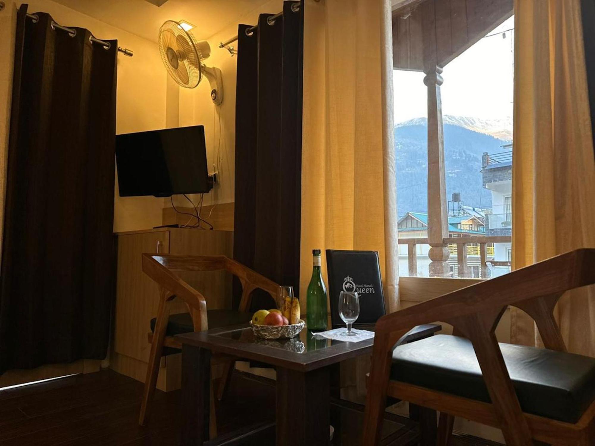 Hotel Manali Queen Exteriör bild